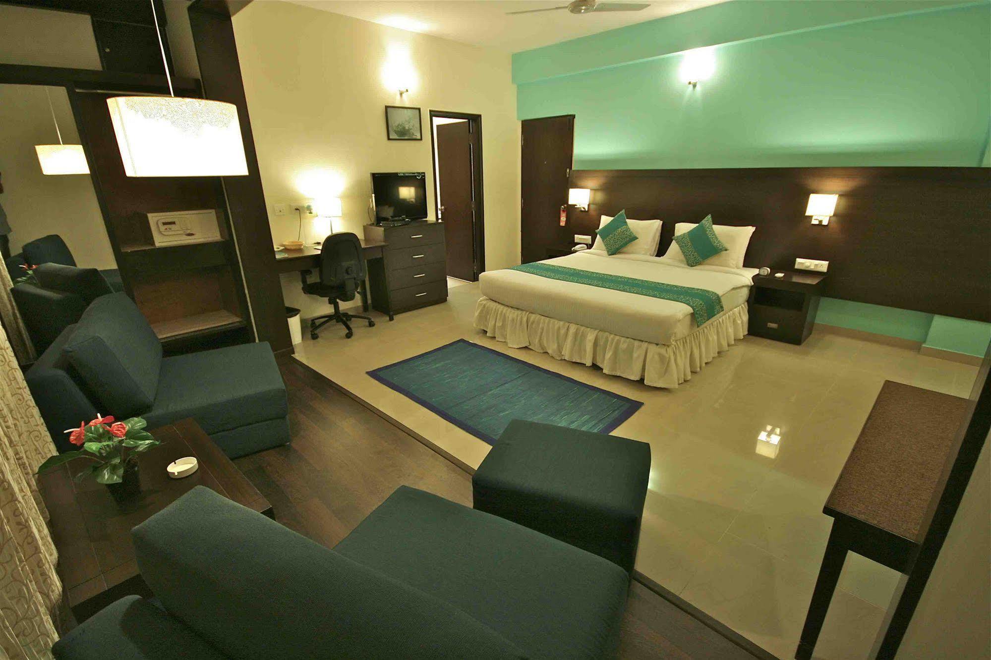 Treebo Trend Sterling Suites Inn Bangalore Exterior foto