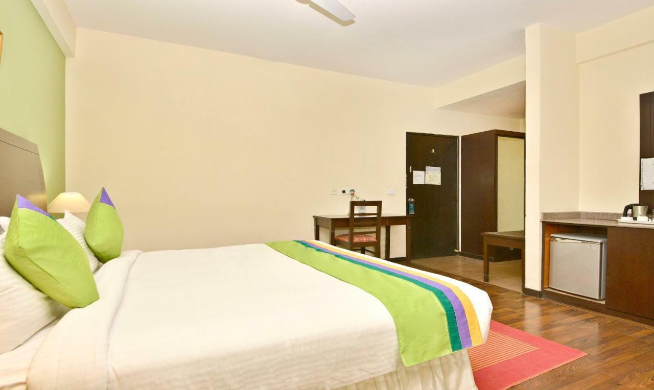Treebo Trend Sterling Suites Inn Bangalore Exterior foto